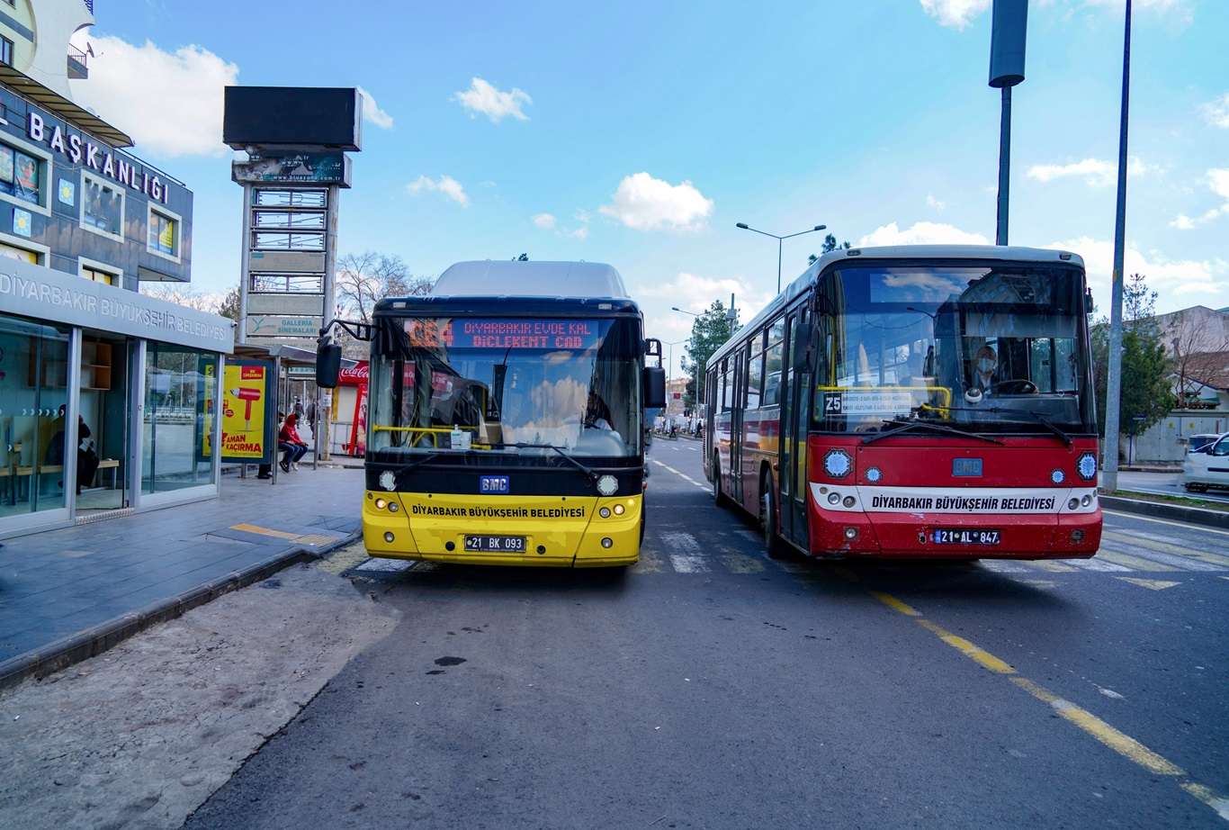 Diyarbakır Büyükşehir Belediyesi şehir içi otobüs hatlarını genişletiyor Diyarbakır Büyükşehir Belediyesi şehir içi otobüs hatlarını genişletiyor